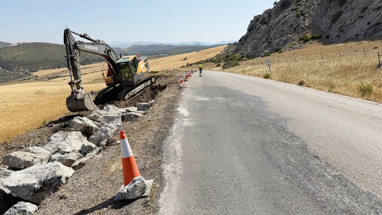 Obras de mejora de la carretera MA-4402, de acceso a La Joya (julio 2025)