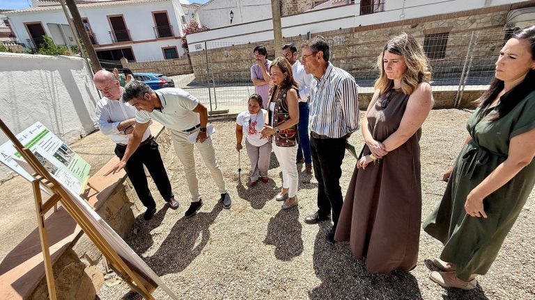 Presentación del proyecto de estabilización en el arroyo Aljibe de La Joya a responsables de la Delegación del Gobierno andaluz en Málaga y el Ayuntamiento de Antequera (julio 2025)