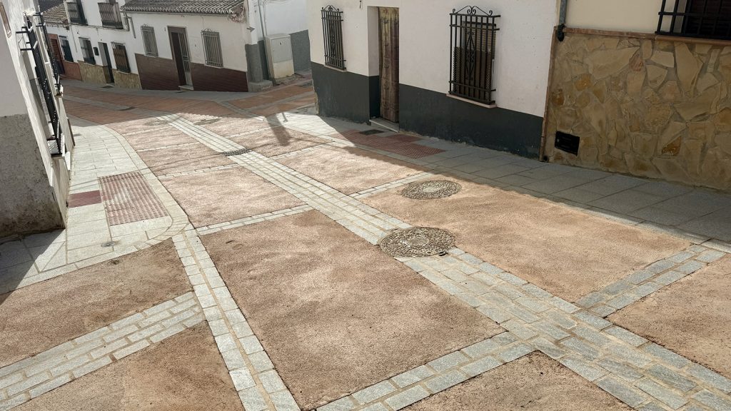 Calle Santa María la Vieja de Antequera, tras las obras de la primera fase del proyecto de renovación (1) (agosto 2025)
