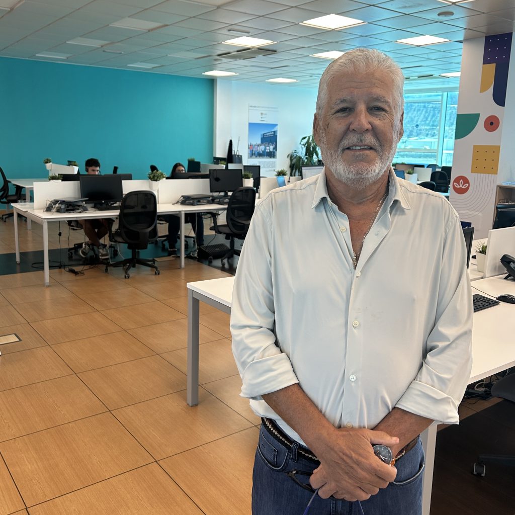 José Antonio Sánchez Cózar, en las oficinas de Audiolís en el Polígono Industrial de Antequera (agosto 2025)