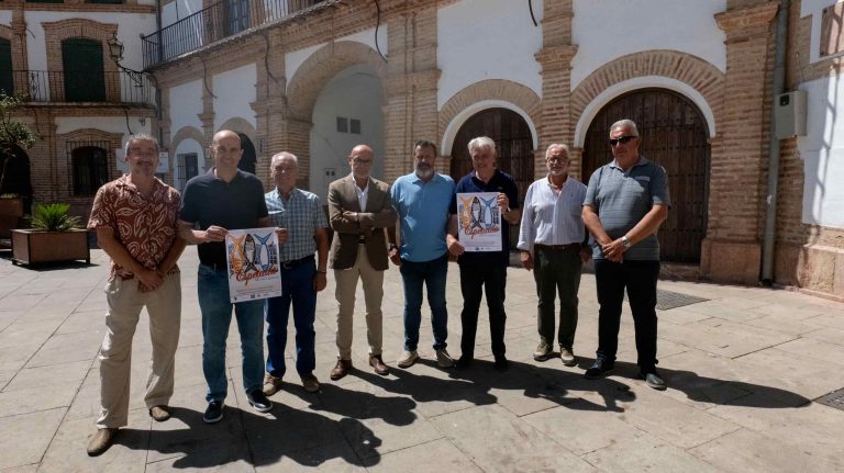 Presentación de la 'Espetada' solidaria en la Plaza Ochavada de Archidona (agosto 2025)