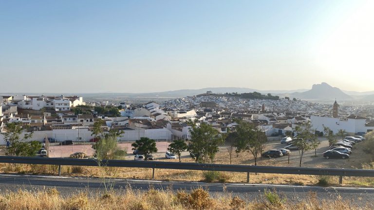Zona trasera a la calle Alcalá de Antequera (agosto 2025)
