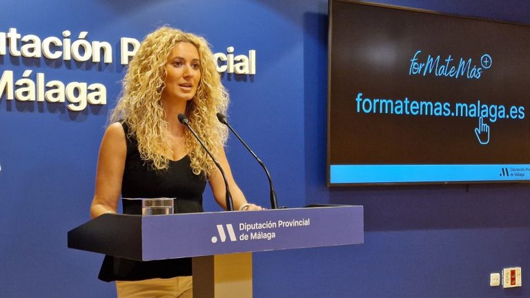 La diputada María del Carmen Márquez, presentando los nuevos cursos 'online' gratuitos de 'forMateMás' (septiembre 2025)