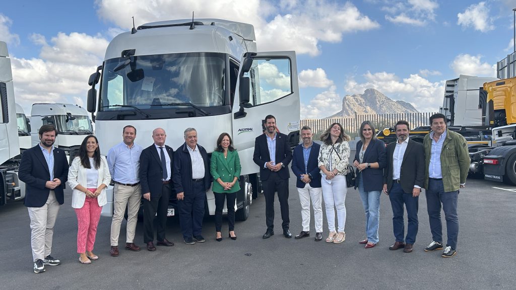 Responsables del grupo Veinluc y autoridades durante la visita a las instalaciones del PEAN (septiembre 2025)