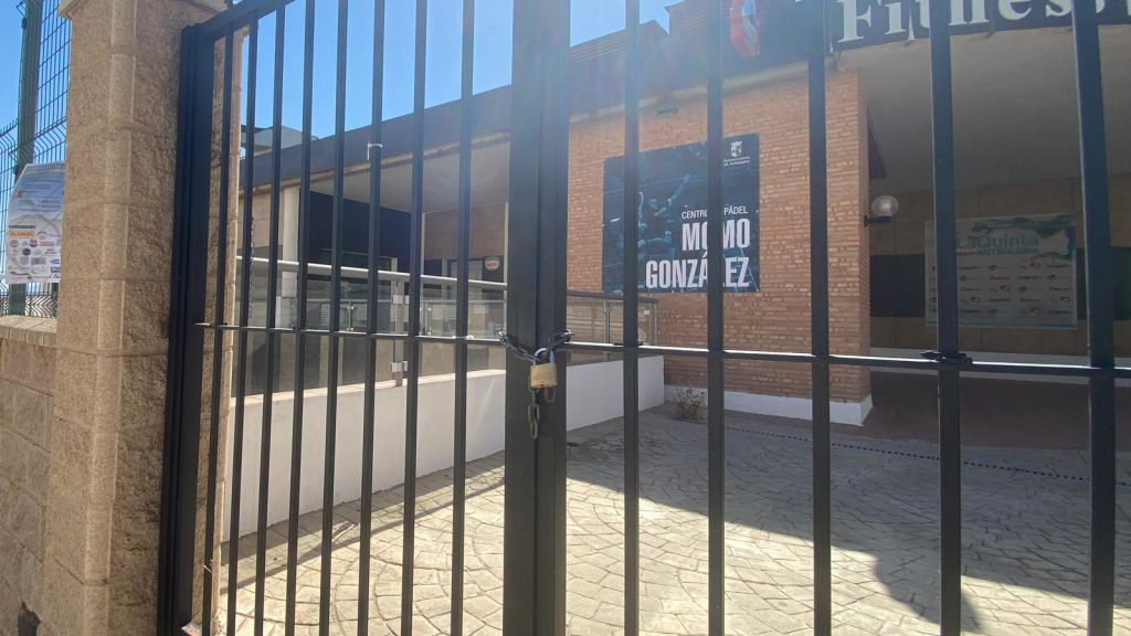 20240806 Entrada del Centro de Pádel Momo González de Antequera