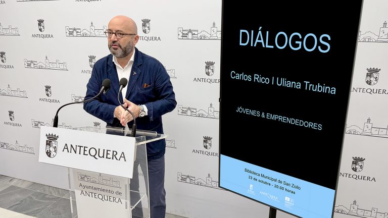 20251021 José Medina Galeote, concejal de Cultura, en la presentación de la nueva edición del programa 'Diálogos'