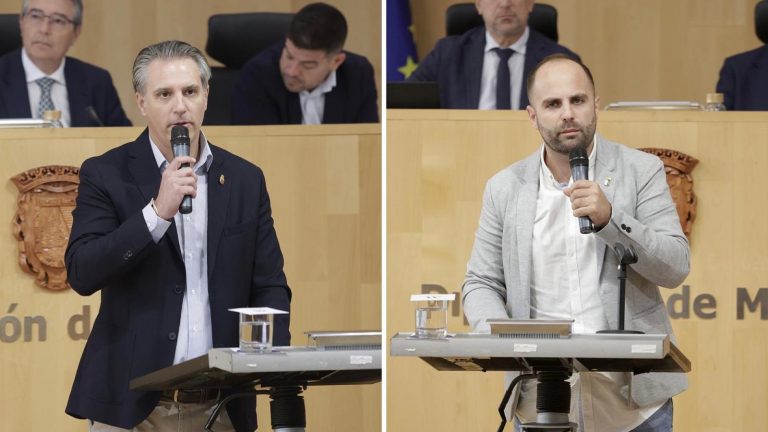 20251022 Eugenio Sevillano, primer edil de Mollina, y Cristóbal Corral, de Teba, en la Tribuna de Alcaldes de la Diputación