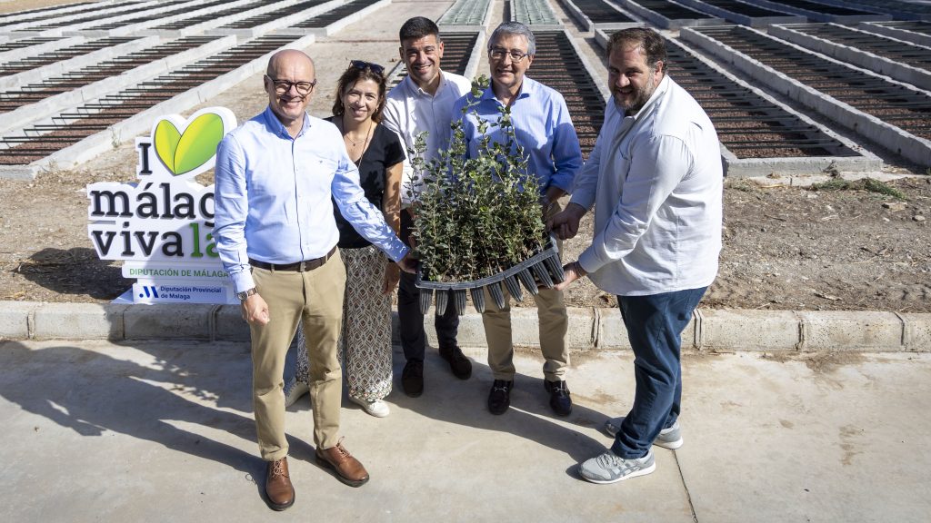 Autoridades en la presentación del centro Málaga Viva Lab en Ardales