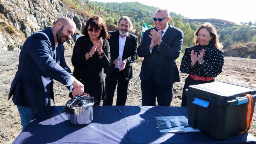 20251030 Acto de colocación de la primera piedra del parque temático Evolution Park en Carratraca