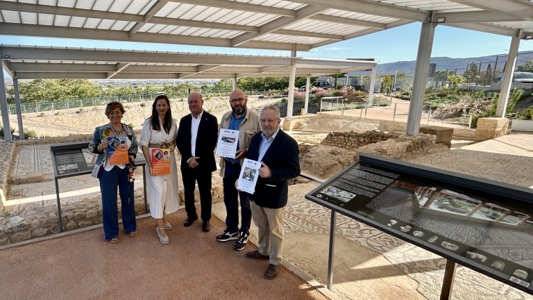 Matilde Talavera, Ana Cebrián, Manolo Barón, José Medina Galeote y José Escalante en la Villa Romana de la Estación (octubre 2025)