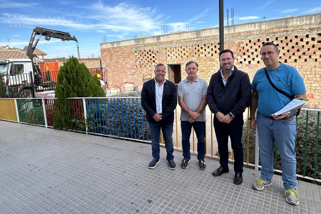Visita al inicio de las obras del futuro Día para Personas Mayores de Sierra de Yeguas (octubre 2025)