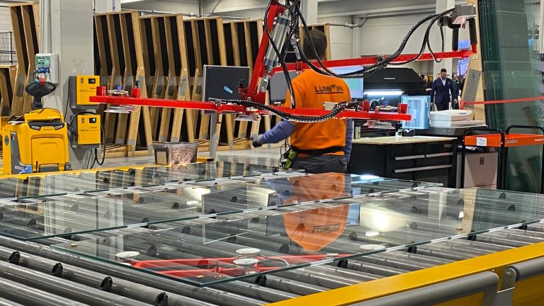 20250120 Maquinaria de la fábrica de Lumon Parque Empresarial de Antequra