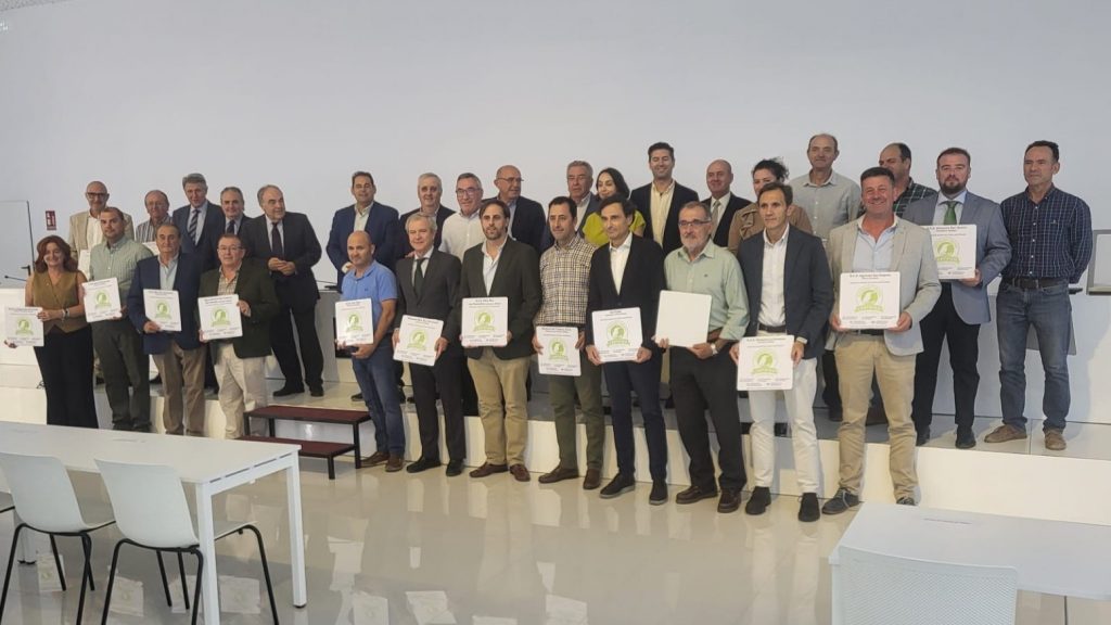 Representantes del grupo Dcoop y de cooperativas integradas que tiene el certificado de sostenibilidad Sustainably Grown