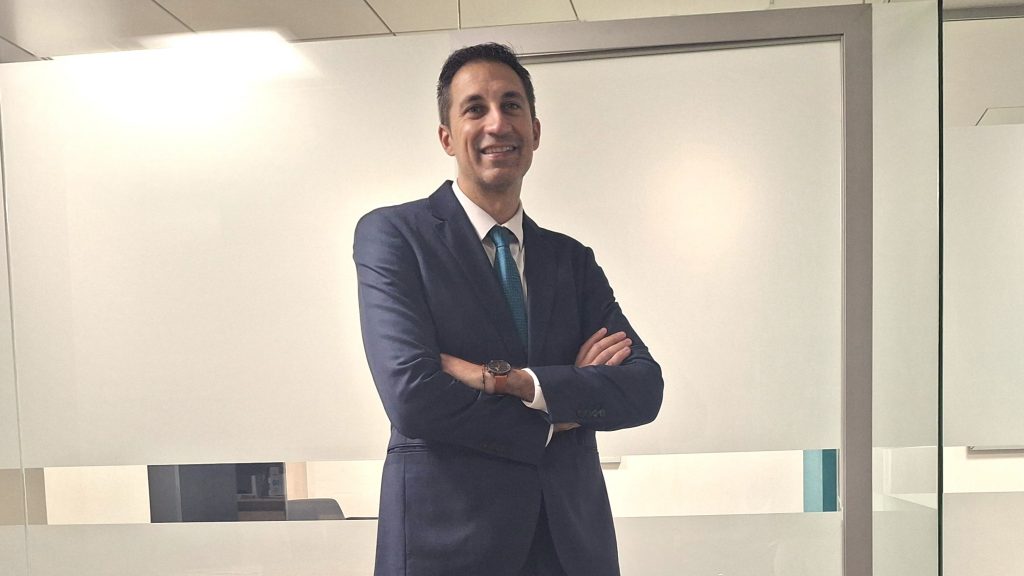 20251128 Francisco Javier Bernal, director de la oficina de Cajamar en Antequera