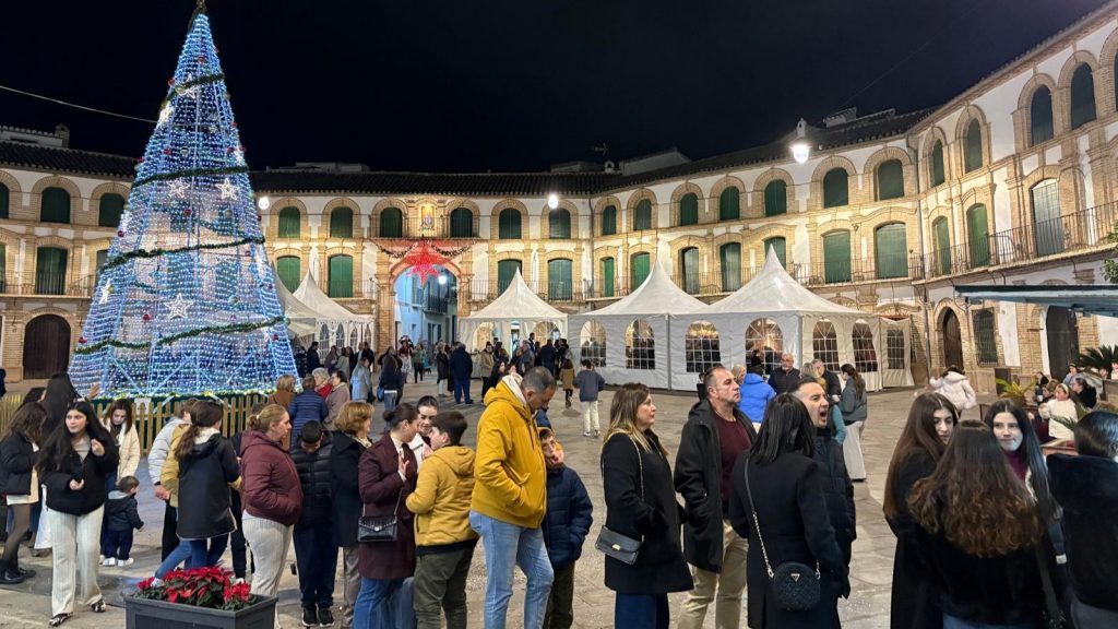 La Plaza Ochavada de Archidona con la iluminación navideña