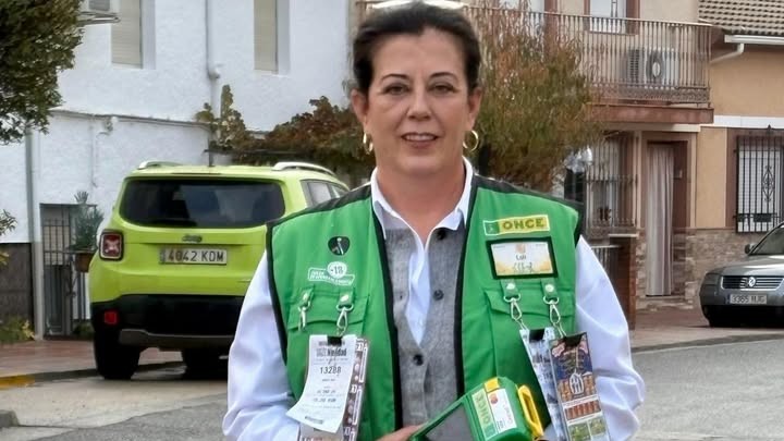 20251205 María Dolores Pacheco, vendedora de la ONCE en Antequera