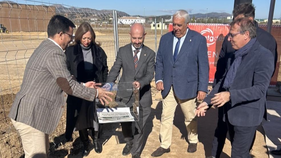 20251112 Acto de colocación de la primera piedra del nuevo centro logístico de Agua de San Benedetto en Villanueva del Trabuco