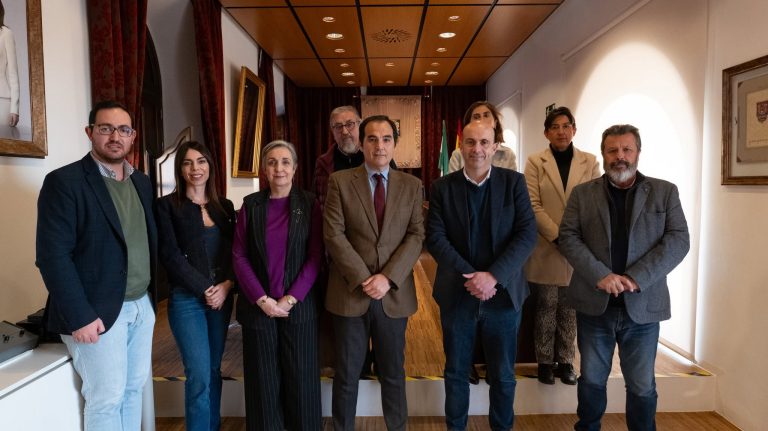20251230 Responsables de la Consejería de Justicia junto a miembros de la Corporación Municipal