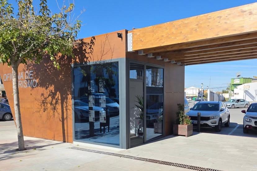 25201128 Nueva Oficina de Turismo de Fuente de Piedra, ubicada en la plaza de la Constitución