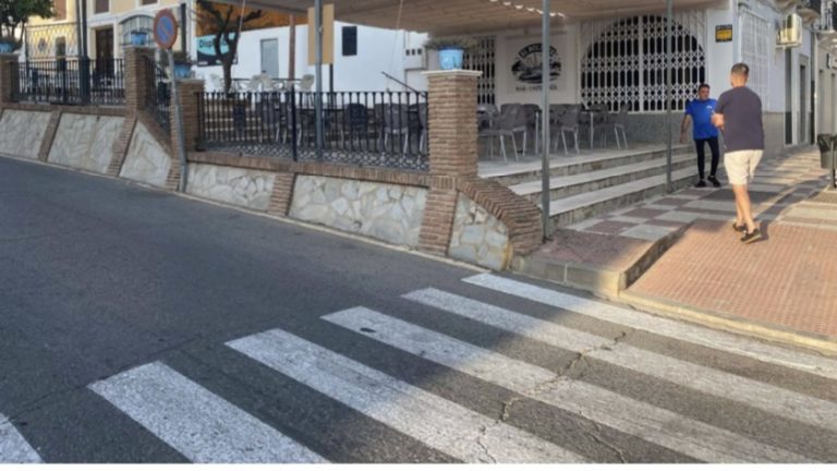 Confluencia de las calles Ancha y Juan Carlos I de Fuente de Piedra