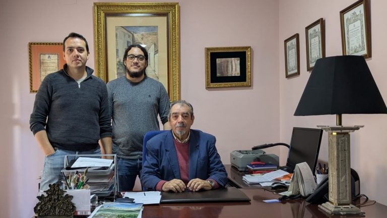 Ricardo Hidalgo, junto a sus hijos