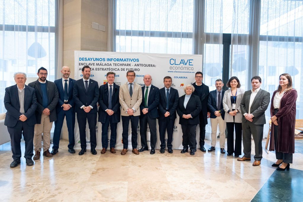 20260127 Desayuno Informativo Enclave Málaga TechPark - Antequera - Autoridades de la Junta y el Ayuntamiento patrocinadores, colaboradores y ponentes