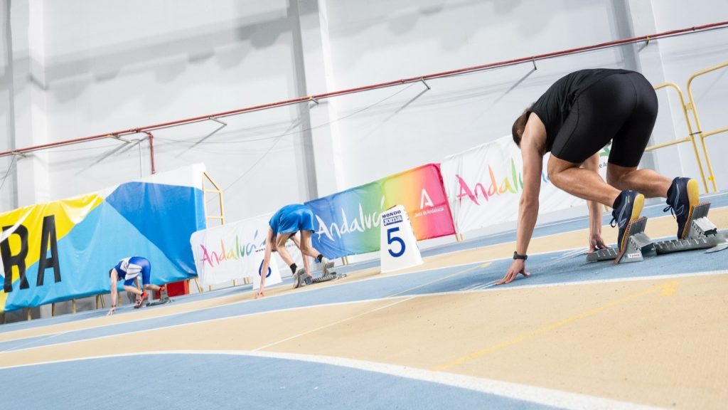 20250109 Corredores preparados en una prueba del II Campeonato de España de Atletismo en Pista Corta FEDDI (foto FEDDI)