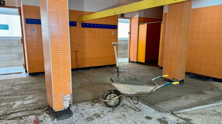 20250115 Obra de reforma de la piscina cubierta municipal de Campillos