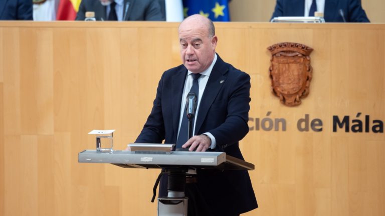 20260126 Manolo Barón, en la Tribuna de Alcaldes de la Diputación de Málaga