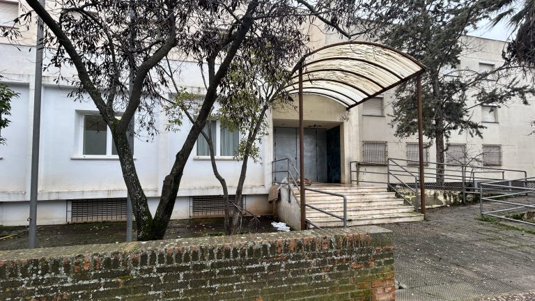 20260129 Entrada del antiguo centro de salud de Campillo Bajo de Antequera