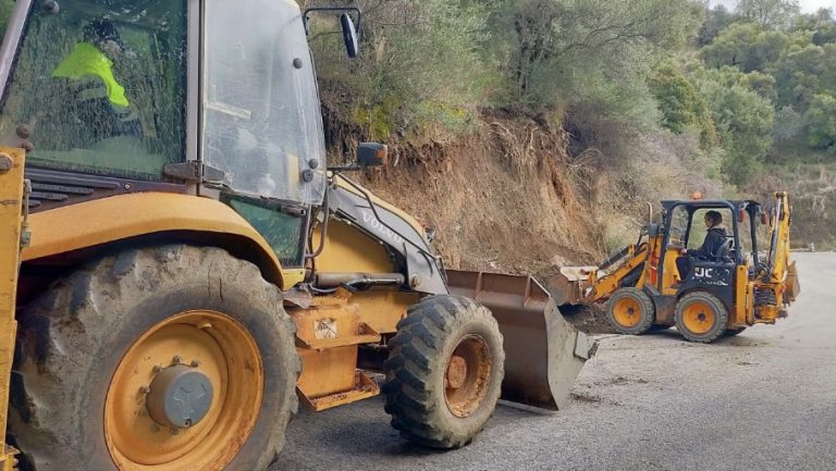 Arreglo de carreteras provinciales dañadas por los efectos de las lluvias