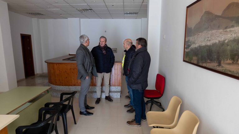 Visita a las instalaciones donde se ubicará la oficina del Patronato de Recaudación en Archidona