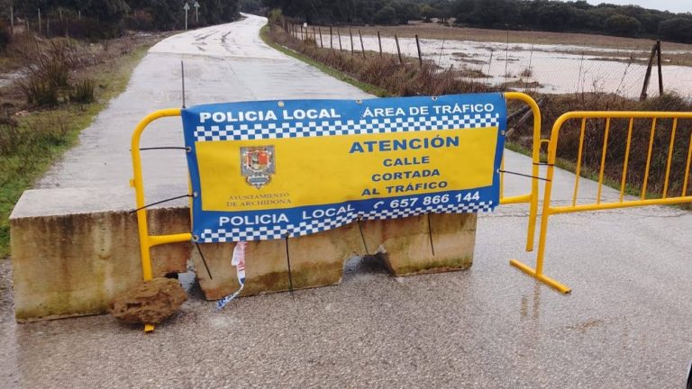 20250206 Corte de la carretera de las Viñas en el municipio de Archidona