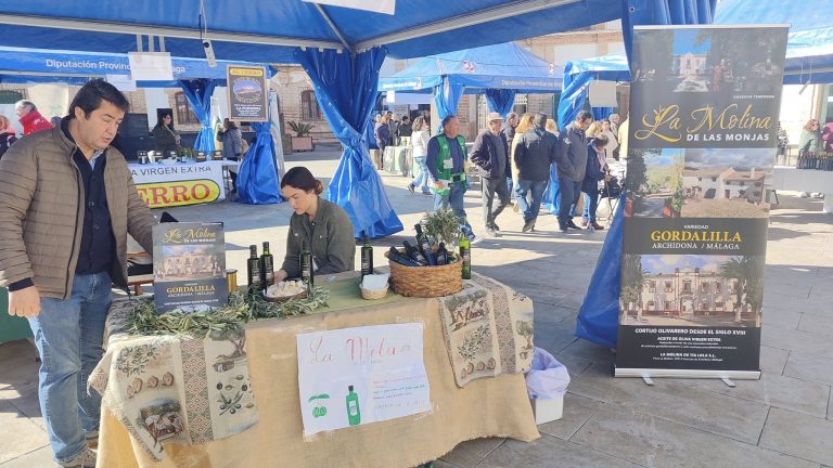 20250210 Estand del mercado de la II Feria del Aceite de Archidona (foto Ayuntamiento de Archidona)