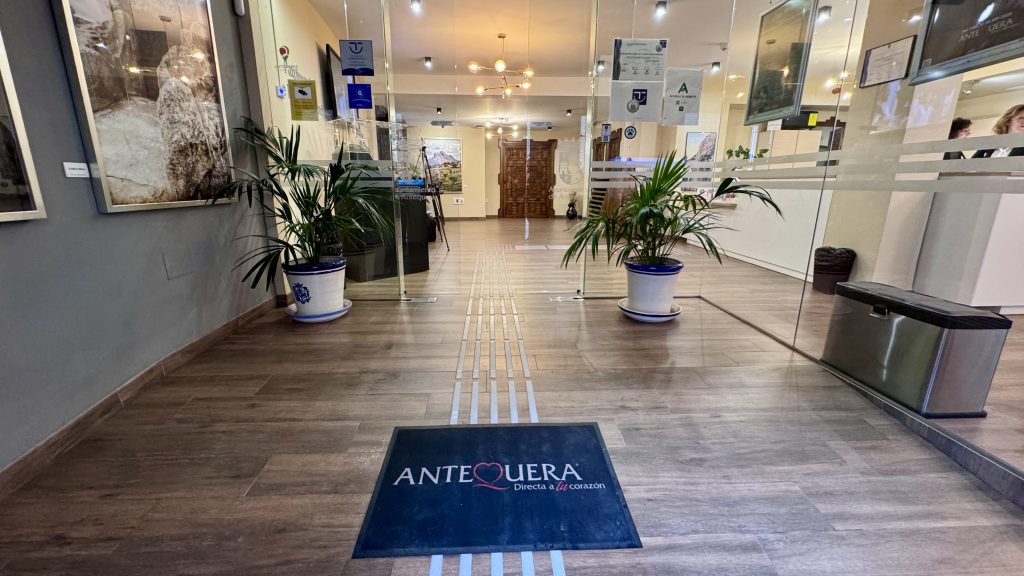 20250211 Entrada de la Oficina de Turismo de Antequera