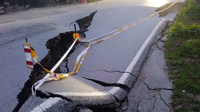 20250211 Rotura de la carretera MA-6101 en Villanueva de Algaidas