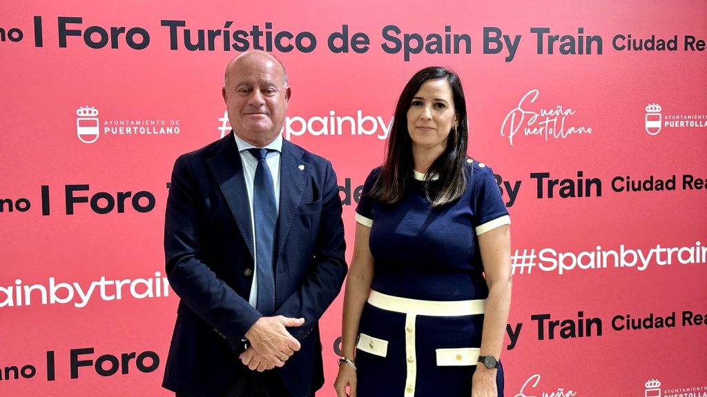20250612 Manolo Barón, alcalde de Antequera, y Ana Cebrián, teniente alcalde de Turismo, en el I Foro Turístico de Spain by Train celebrado en Puertollano