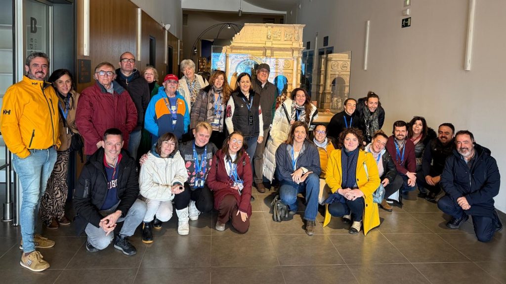 20260127 Miembros de la Asociación de Guías Profesionales Málaga Cultural en el Museo Internacional de Arte Belenista de Mollina