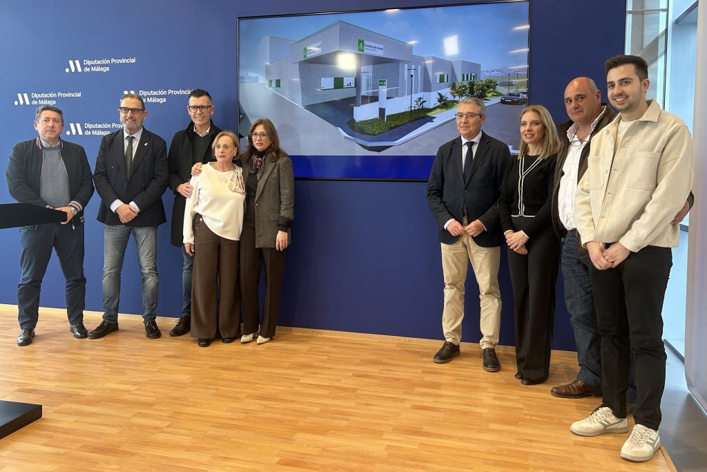 Representantes autonómicos, provinciales y municipales en la presentación de la ampliación del centro de salud de Cuevas de San Marcos