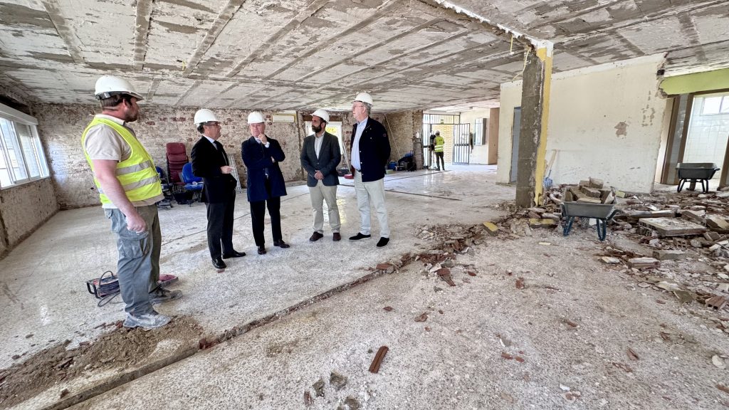 20260218 Visita de la Delegación territorial de Desarrollo Educativo de la Junta en Málaga y el Ayuntamiento al Centro del Profesorado de Antequra