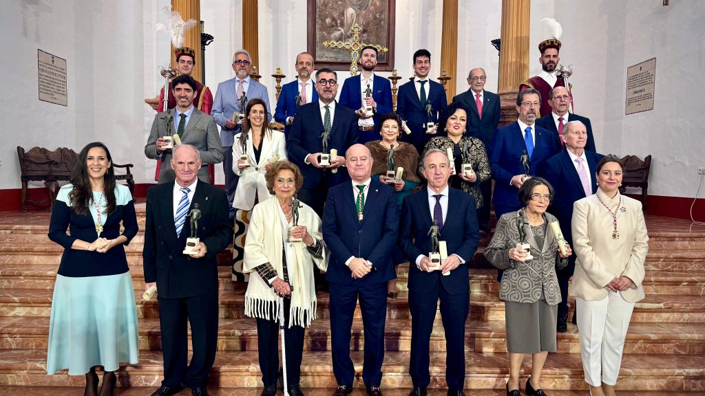 20260228 Responsables municipales y galardonados con los Efebo de Antequera 2026