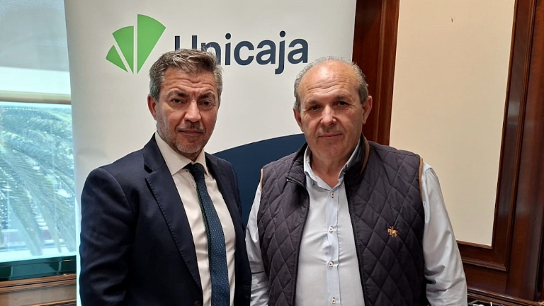 20260331 Francisco Reguera, director territorial de Unicaja en Málaga, y Francisco Moscoso, secretario general de UPA Málaga