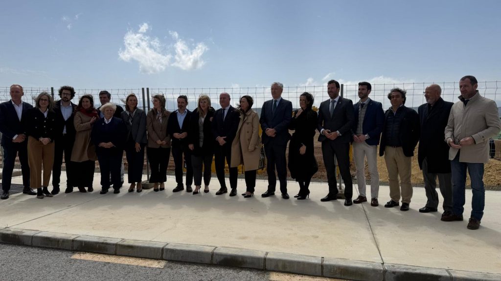 20260409 Responsables gubernamentales y representantes de las empresas promotoras de los primeros proyectos logísticos del Puerto Seco de Antequera