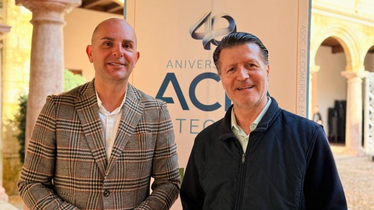 Jaime Barranco, gerente de la ACIA, junto a Félix Infante, coordinador de la Oficina Acelera Pyme de la CEM