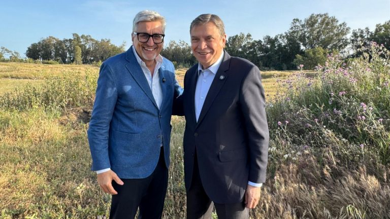 Josele Aguilar, secretario general del PSOE de Málaga, y Luis Planas, ministro de Agricultura, Pesca y Alimentación