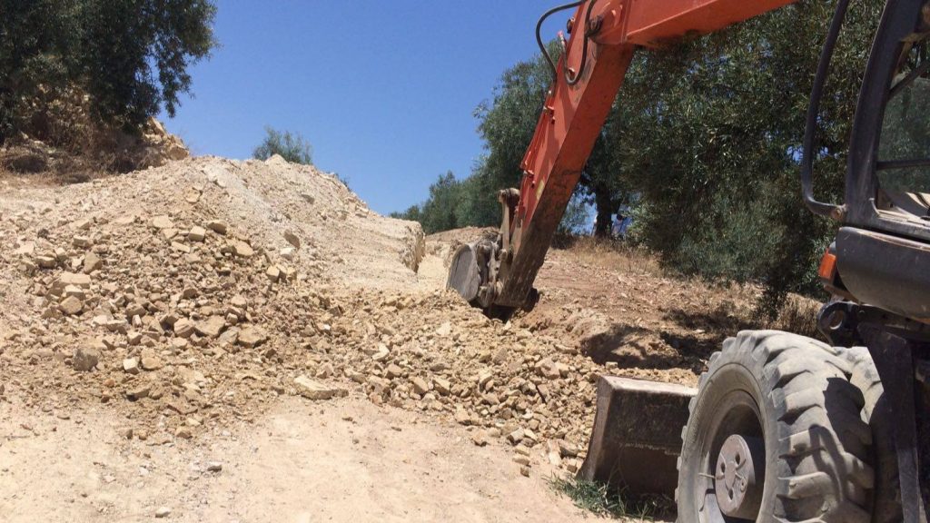 Obras de sustitución de la red de abastecimiento en la barriada La Parrilla de Villanueva de Algaidas