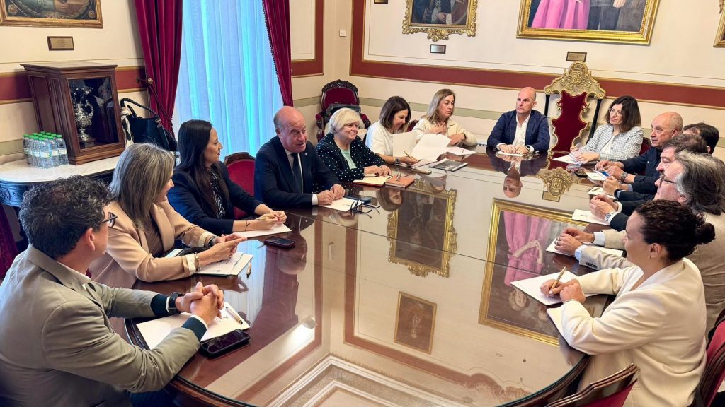 20260430 Reunión en el Ayuntamiento de Antequera para avanzar en la alienza con Málaga TechPark
