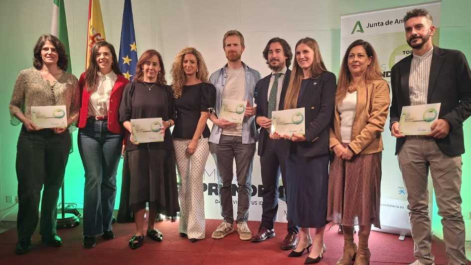 María Monasterio (izda) en la entrega de los ‘Premios Emprendemos’ en Málaga