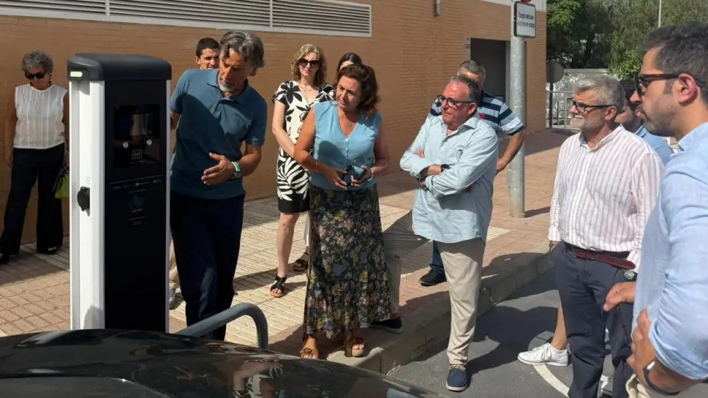 20260624 Punto de recarga para vehículos eléctricos instalado en Alameda