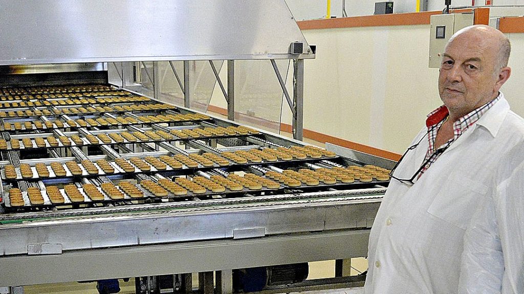 Ángel Sancho-Melero Paradas en la planta de producción de mantecados del grupo en el Polígono Industrial de Anetquera